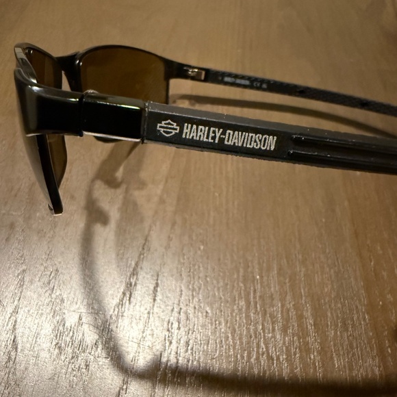Harley Davison Sunglasses - Picture 7 of 8